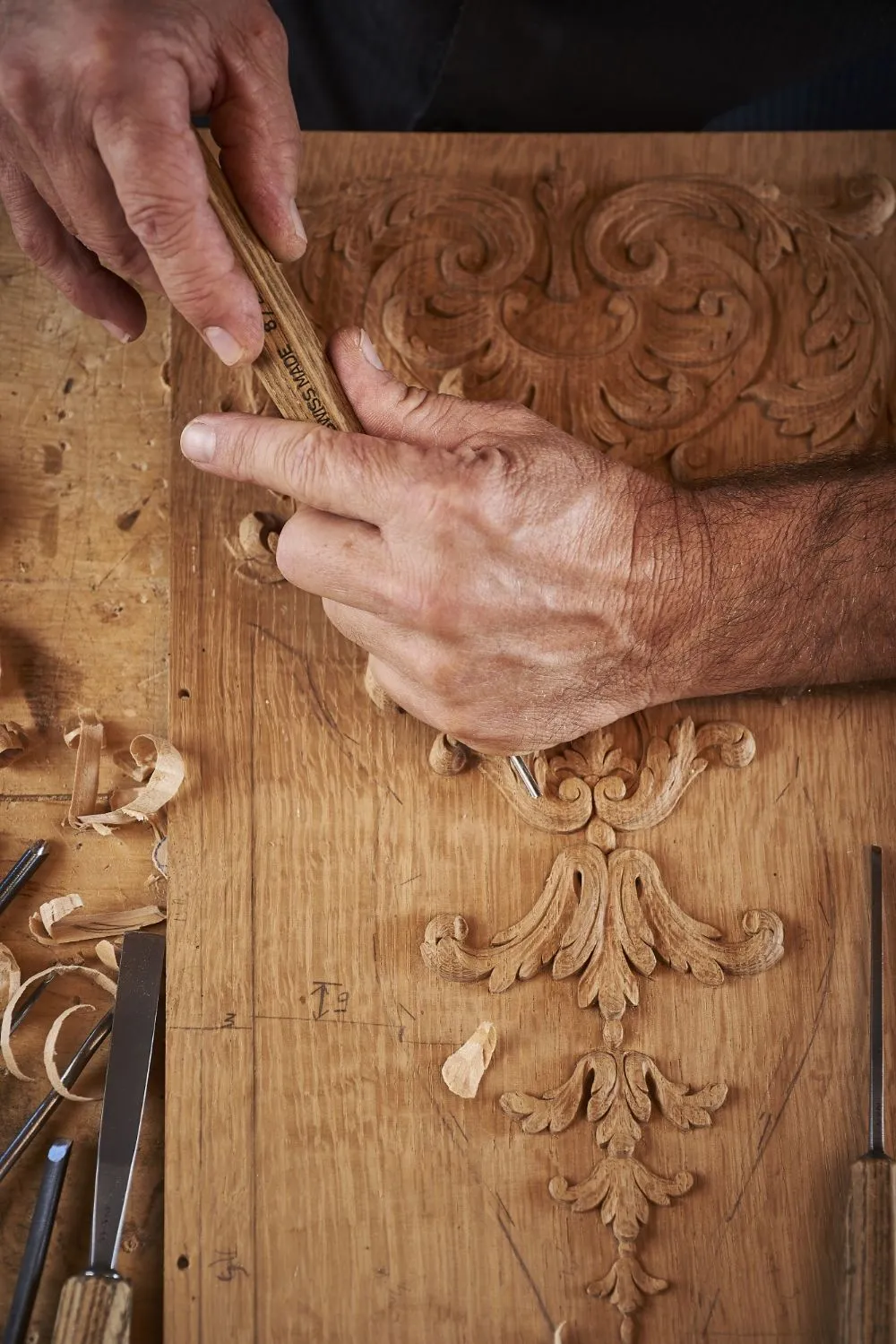 Hand Carving - Dream Furniture PK