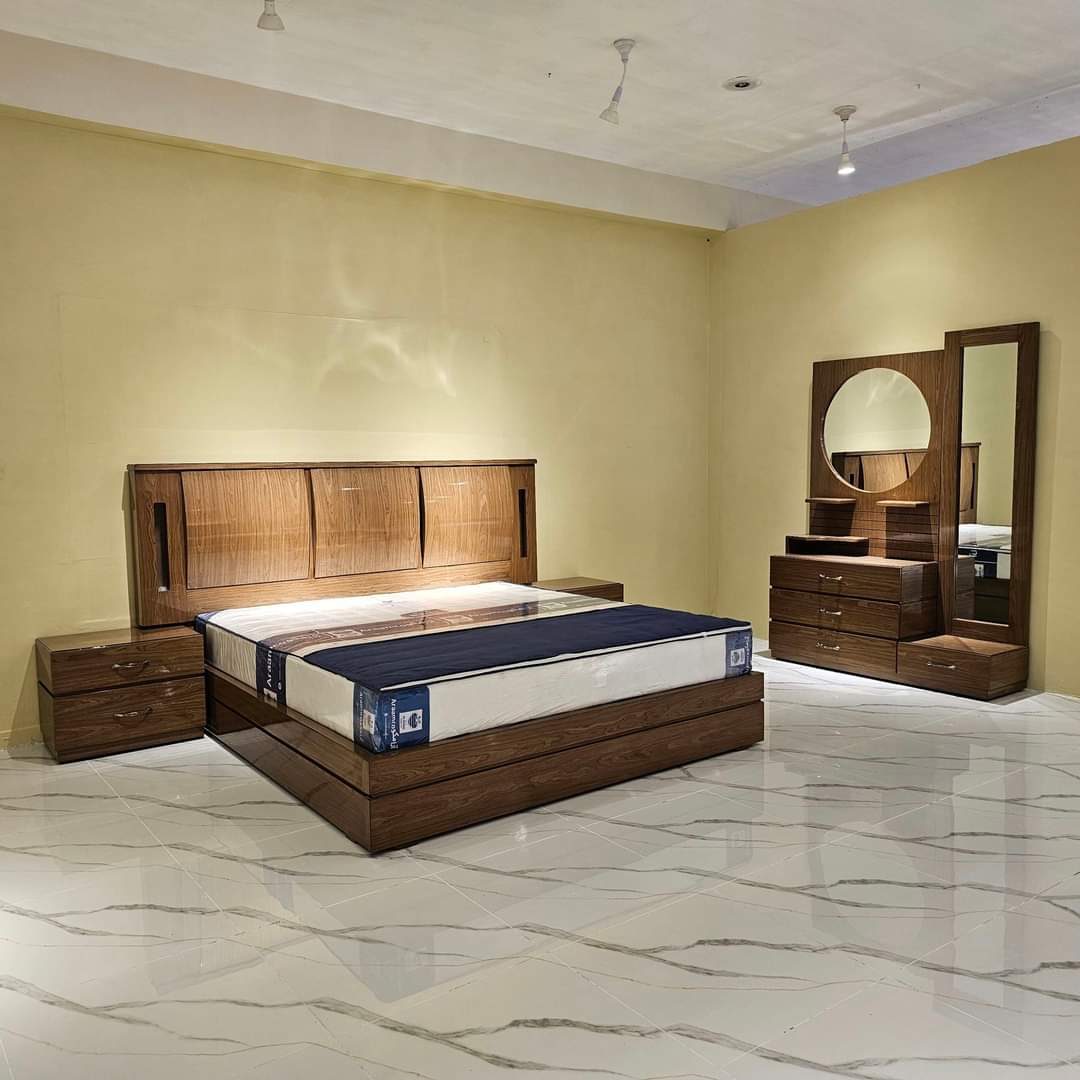 Walnut Horizon Modern Bedroom Set