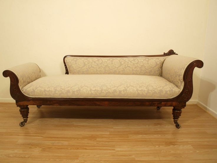 Classic Wooden Chaise Lounge