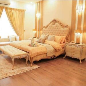 Royal Gold Classic Bedroom Set with Bench